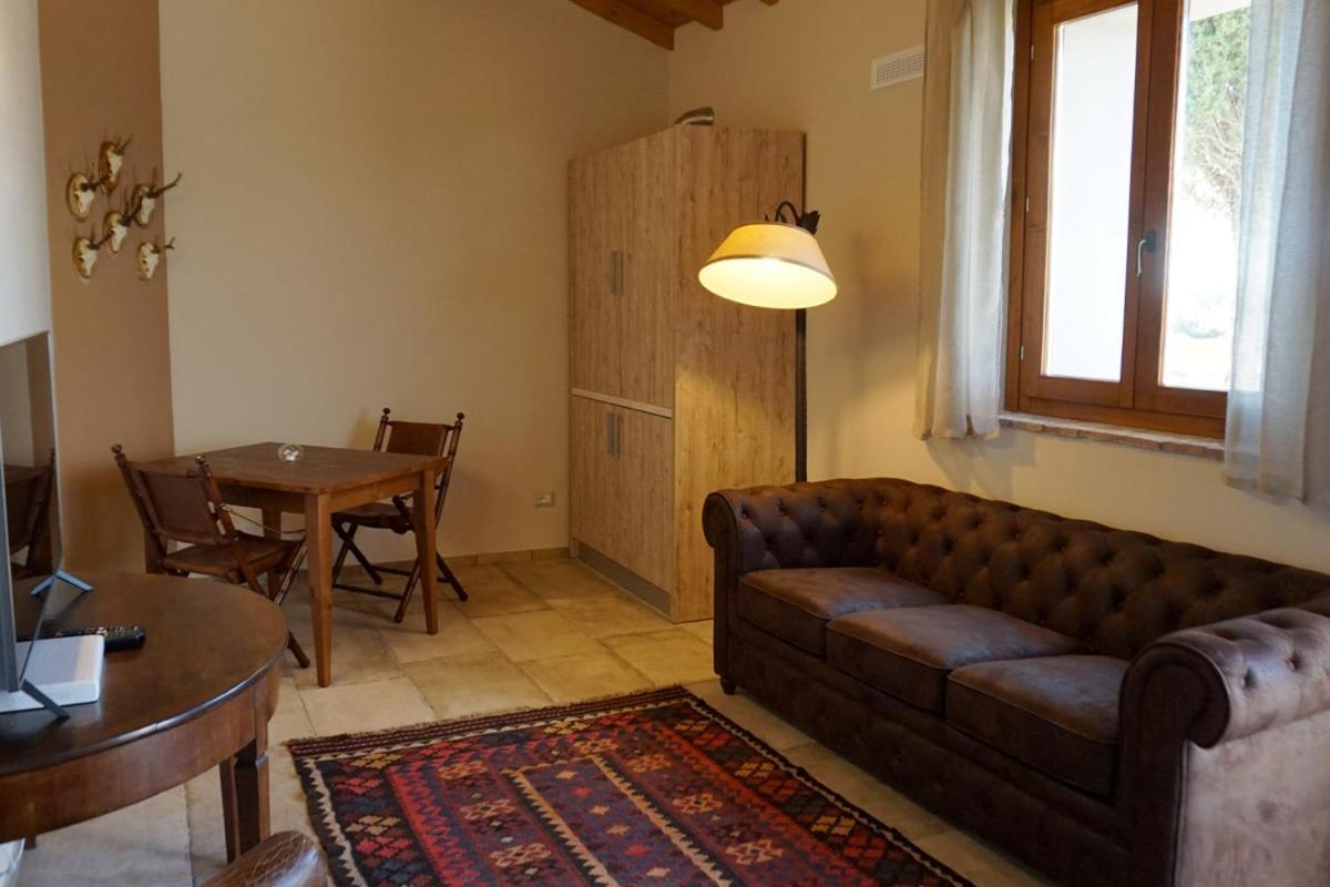 Agriturismo Cheloni Guasticce Екстер'єр фото